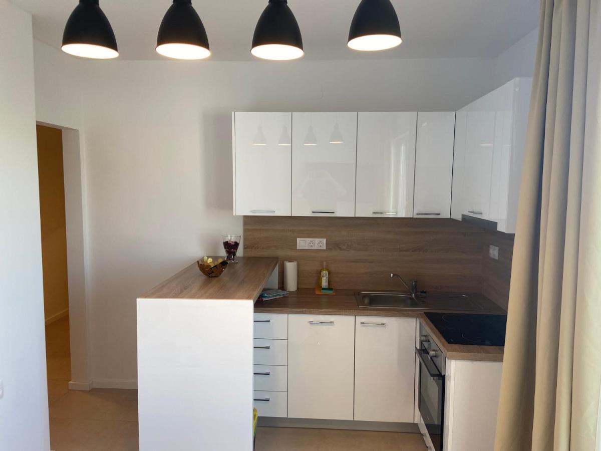 נובליה Sunset Apartments מראה חיצוני תמונה